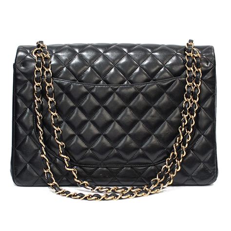 chanel maxi jumbo bag